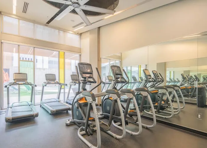 Apartamento Cozy 2bd - Dt - Gym, Pool, Parking - Sleep 8