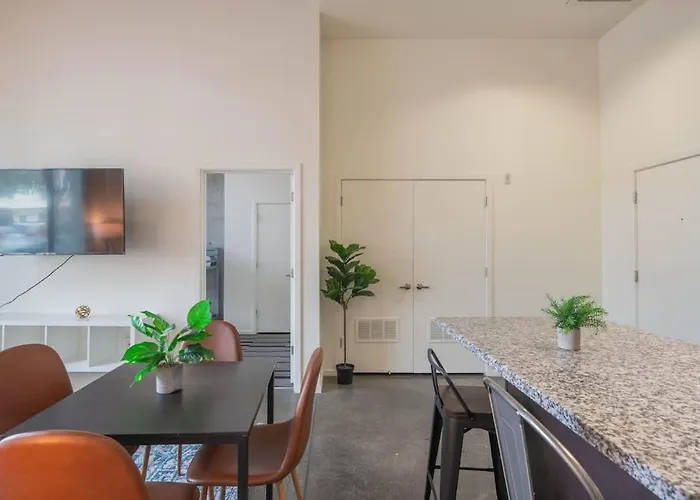 Cozy 2bd - Dt - Gym, Pool, Parking - Sleep 8 * Phoenix